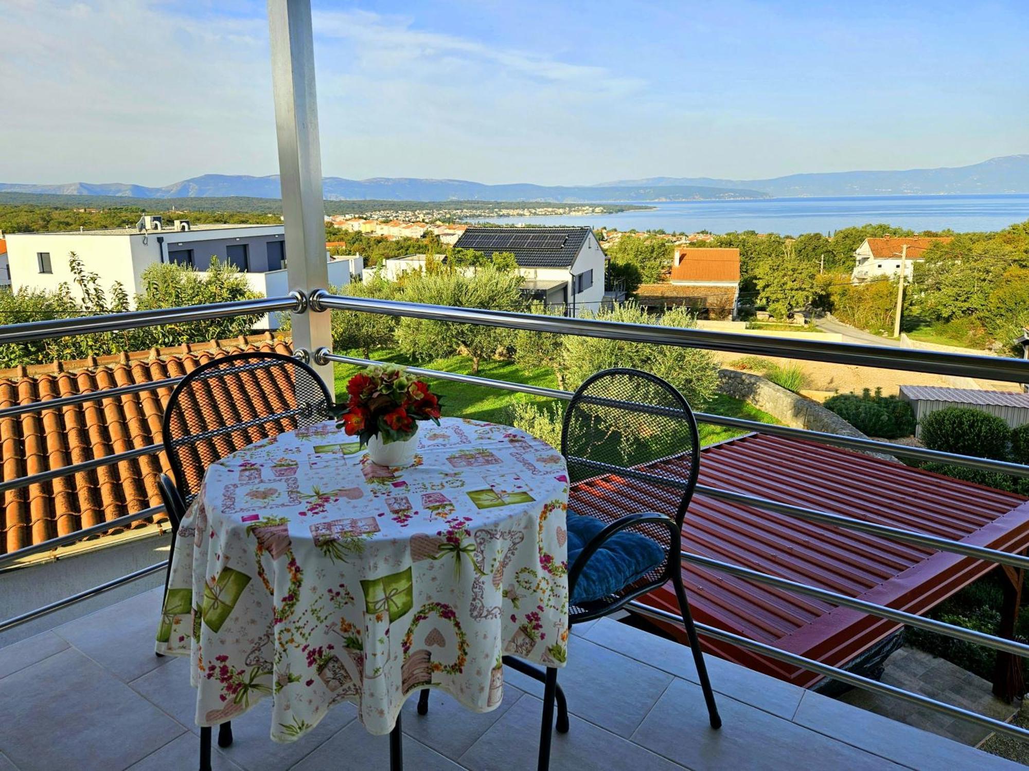 Apartments Kremenici Malinska Oda fotoğraf